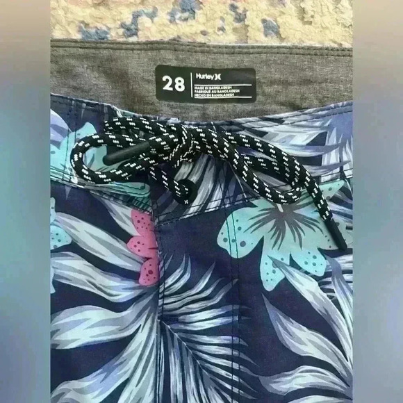 NWOT Hurley men  swim trunks size 28 - Picture 3 of 8